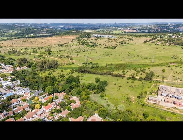 9,575M² VACANT LAND FOR SALE IN LONEHILL